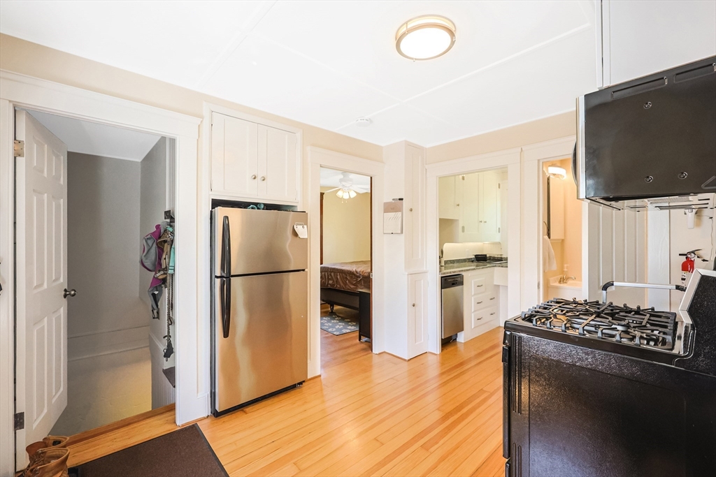 1 bed, 1 bath apartment for rent at 60 Verndale Ave Unit 60, Attleboro — photo 4 of 32