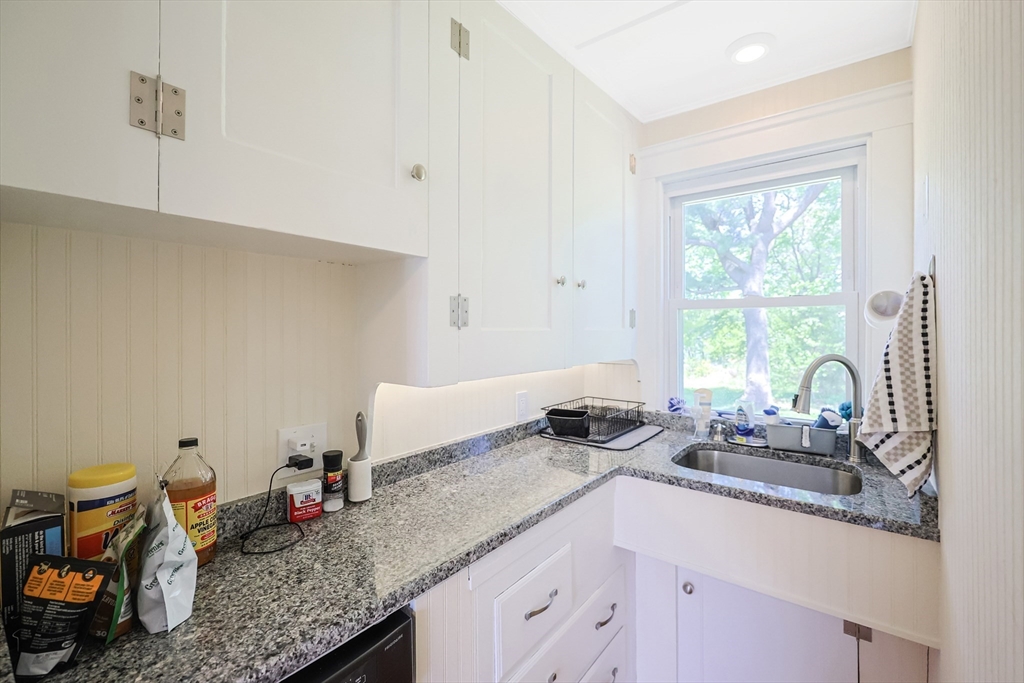 1 bed, 1 bath apartment for rent at 60 Verndale Ave Unit 60, Attleboro — photo 8 of 32