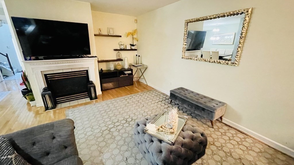 2 bed, 1 bath apartment for rent at 60 Village Dr Unit 60, Quincy — photo 2 of 16