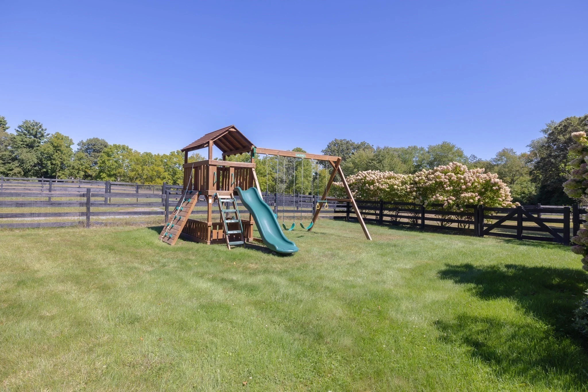 5 bed, 4+ bath apartment for rent at 60 Washington St, Sherborn — photo 31 of 37
