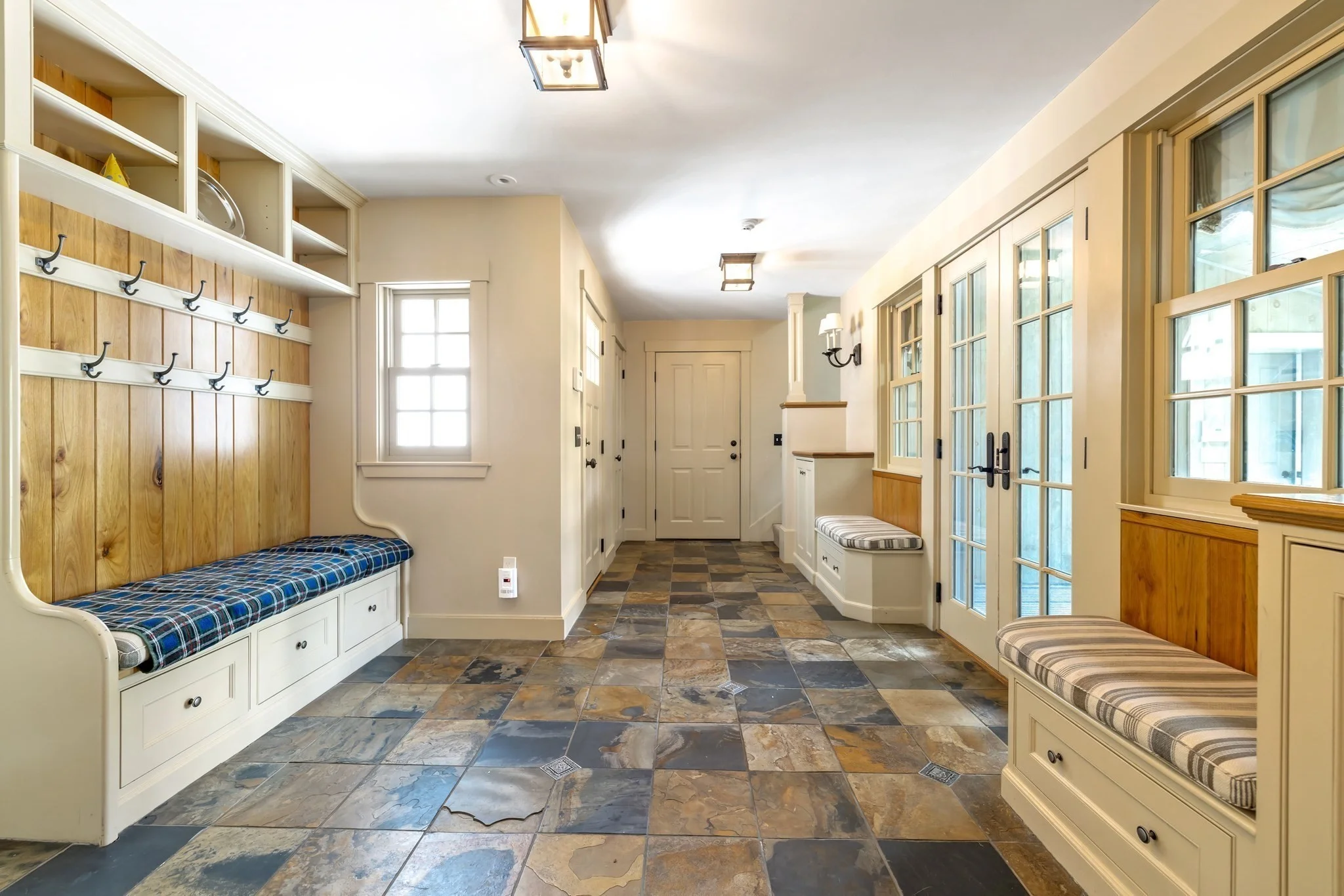 5 bed, 4+ bath apartment for rent at 60 Washington St, Sherborn — photo 5 of 37