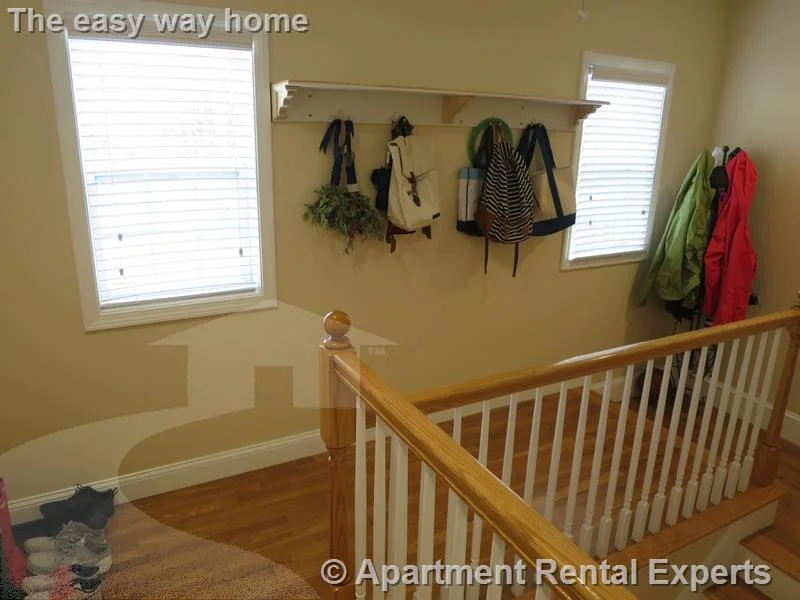 3 bed, 1 bath apartment for rent at 60 William St Unit 2, Ball Square — photo 3 of 9