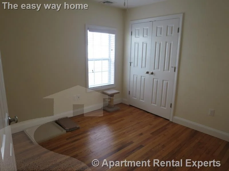 3 bed, 1 bath apartment for rent at 60 William St Unit 2, Ball Square — photo 4 of 9