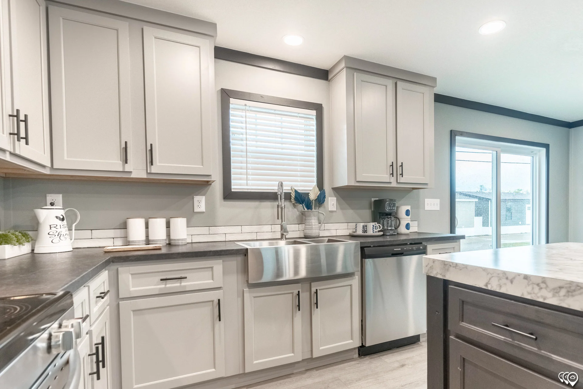 5 bed, 3 bath apartment for rent at 60 Willow Ave Unit 11A, Hyde Park — photo 2 of 5