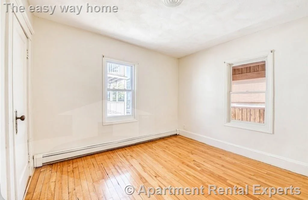 2 bed, 1 bath apartment for rent at 60 Windsor Rd, Tufts — photo 4 of 9
