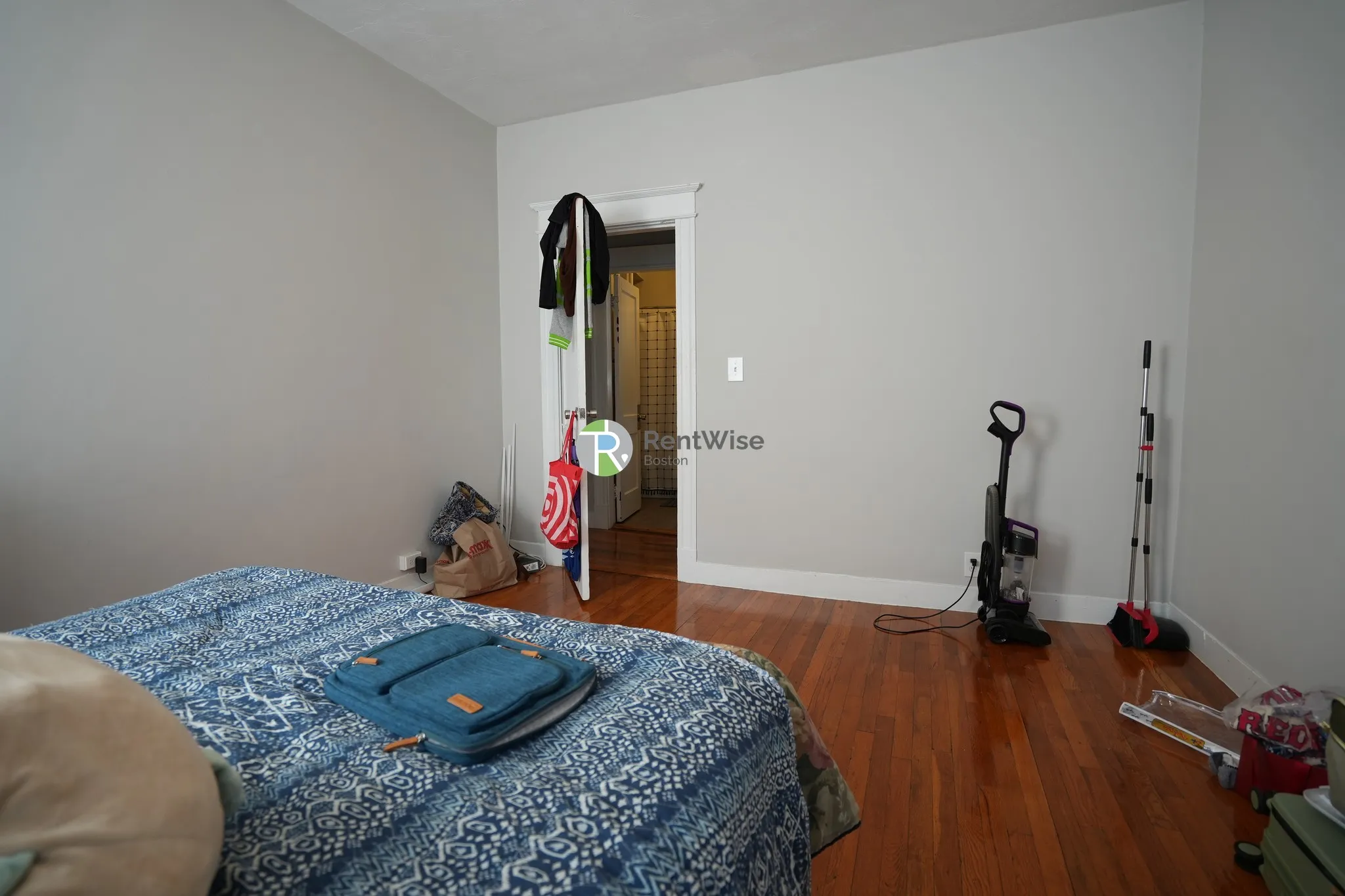 1 bed, 1 bath apartment for rent at 60 Woodstock Ave Unit 17, Brighton — photo 4 of 15
