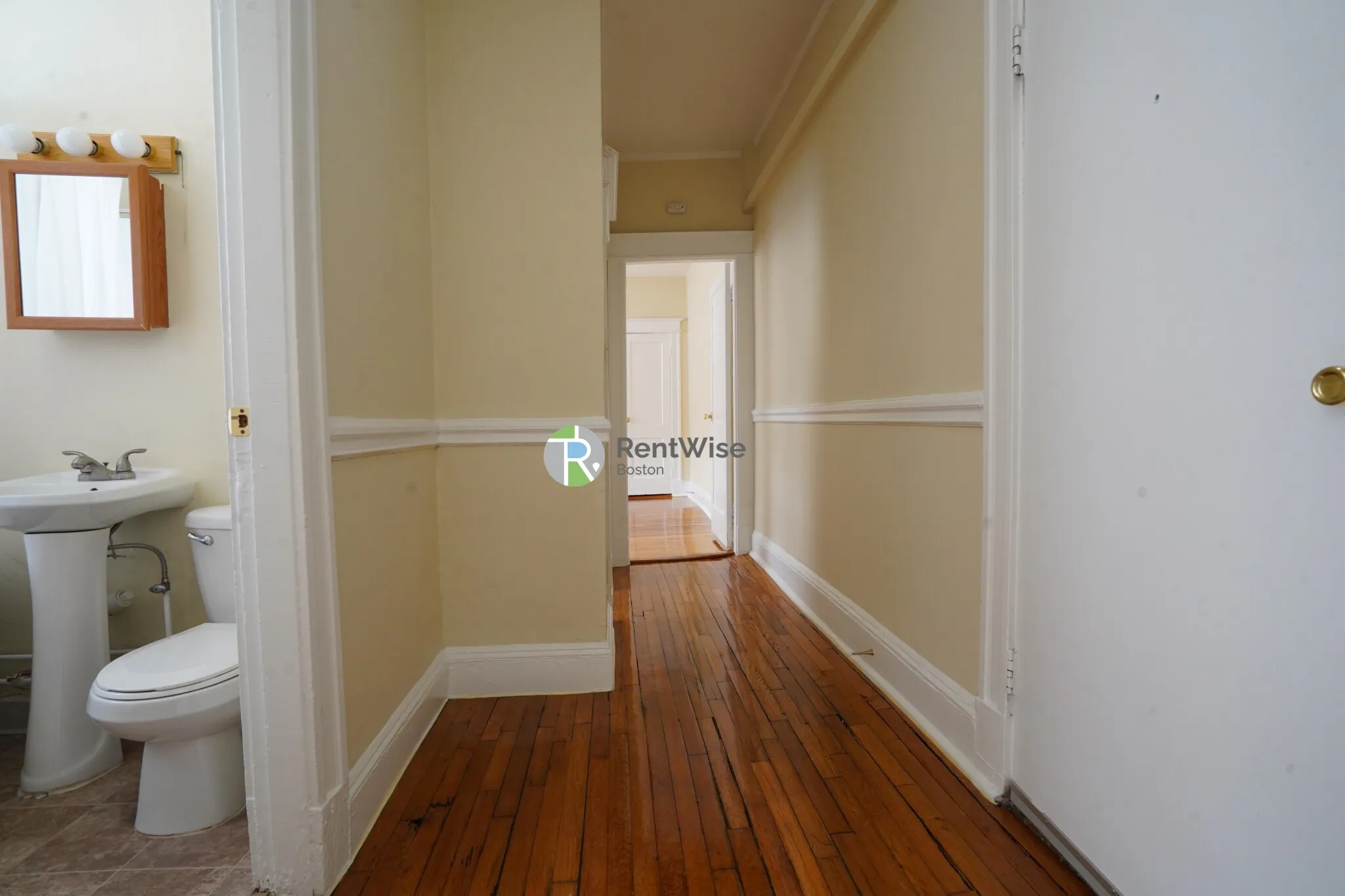 1 bed, 1 bath apartment for rent at 60 Woodstock Ave Unit 2, Brighton — photo 5 of 18