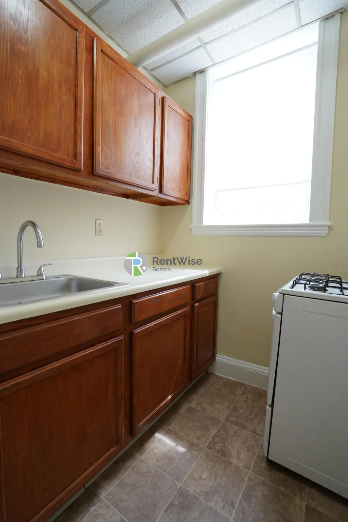 1 bed, 1 bath apartment for rent at 60 Woodstock Ave Unit 2, Brighton — photo 8 of 18