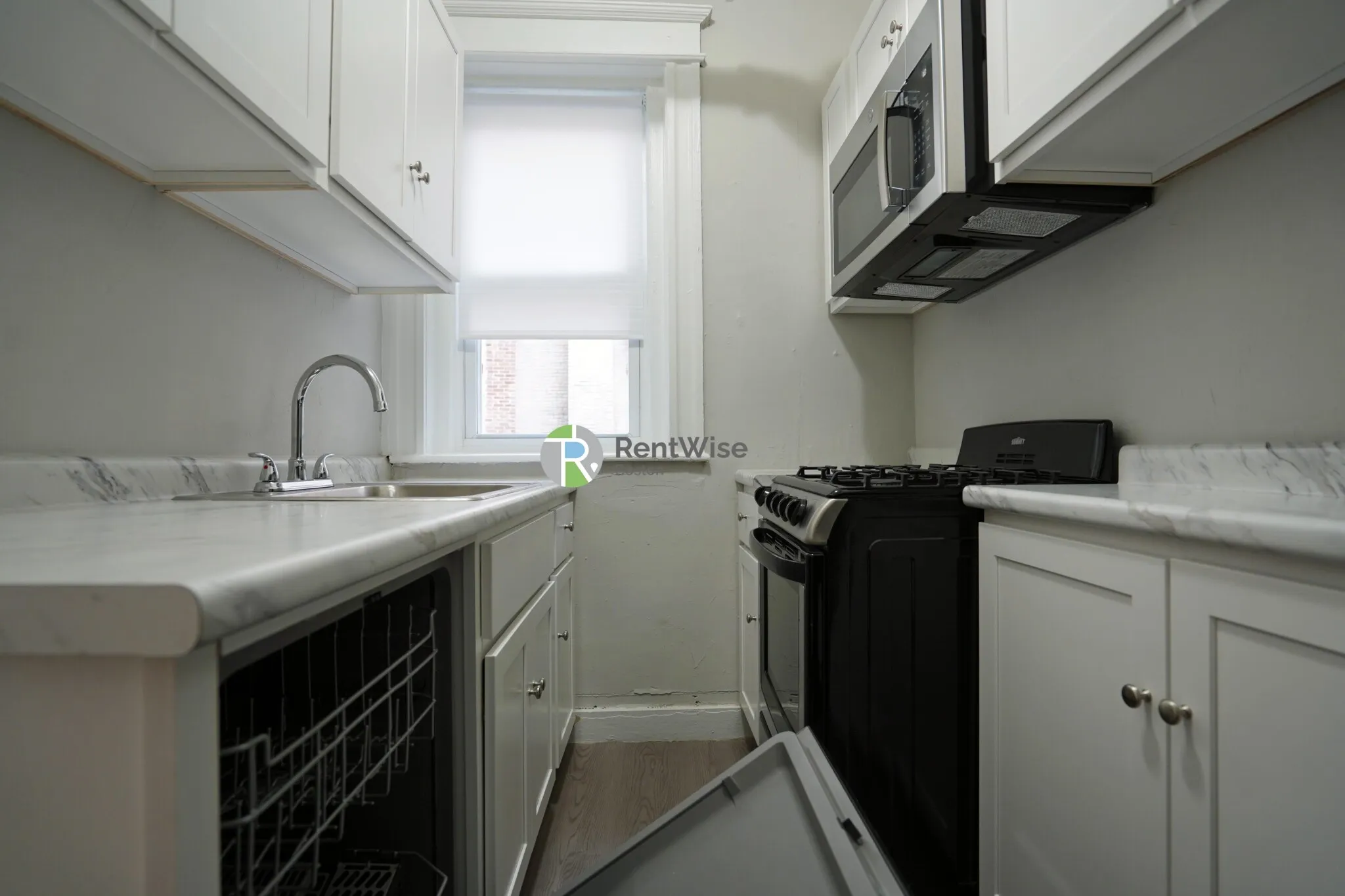 Studio bed, 1 bath apartment for rent at 60 Woodstock Ave Unit 3, Brighton — photo 6 of 14