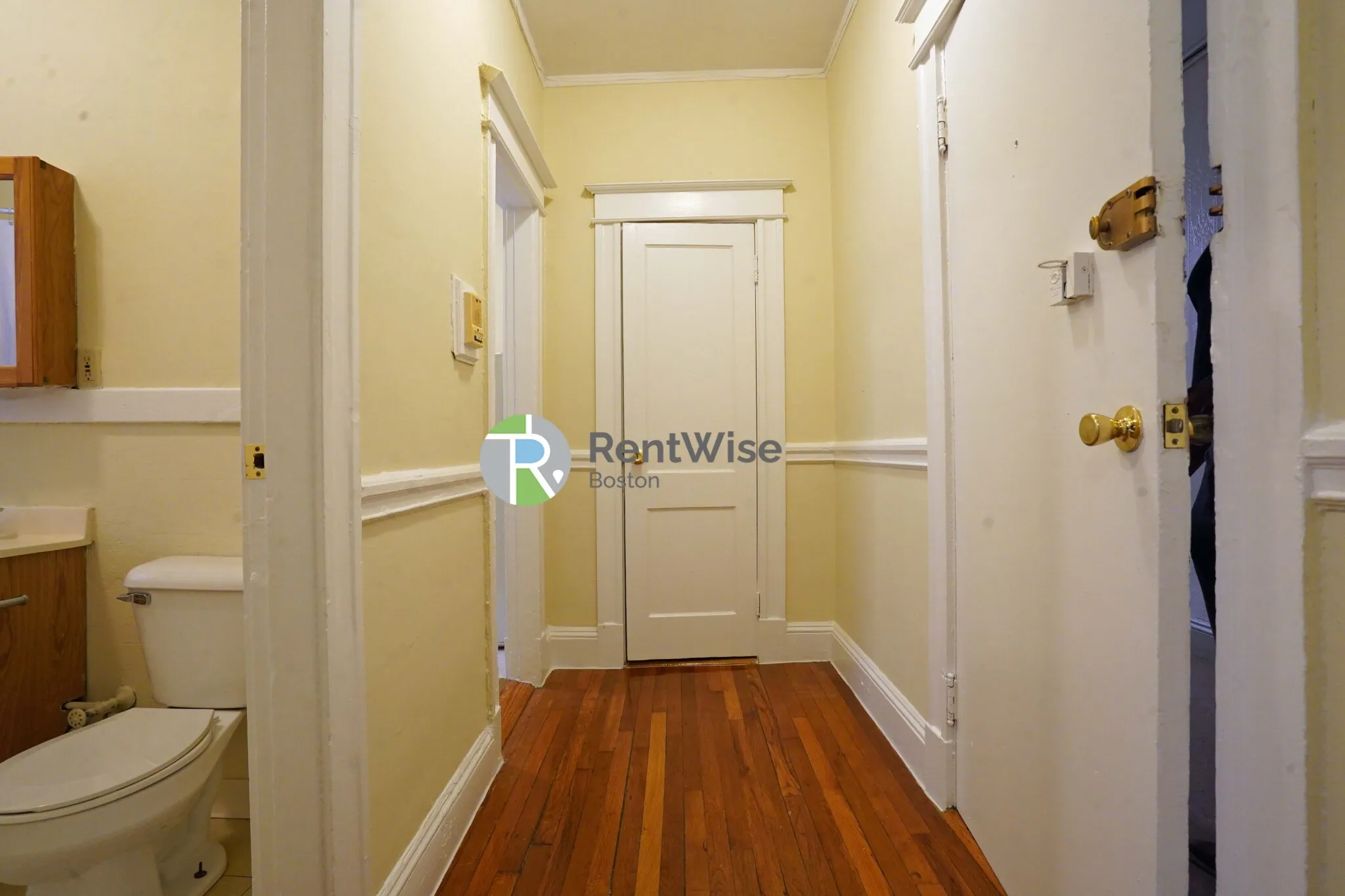 Studio bed, 1 bath apartment for rent at 60 Woodstock Ave Unit 8, Brighton — photo 5 of 14