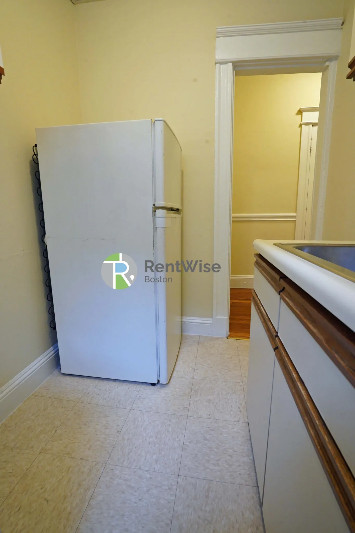 Studio bed, 1 bath apartment for rent at 60 Woodstock Ave Unit 8, Brighton — photo 9 of 14