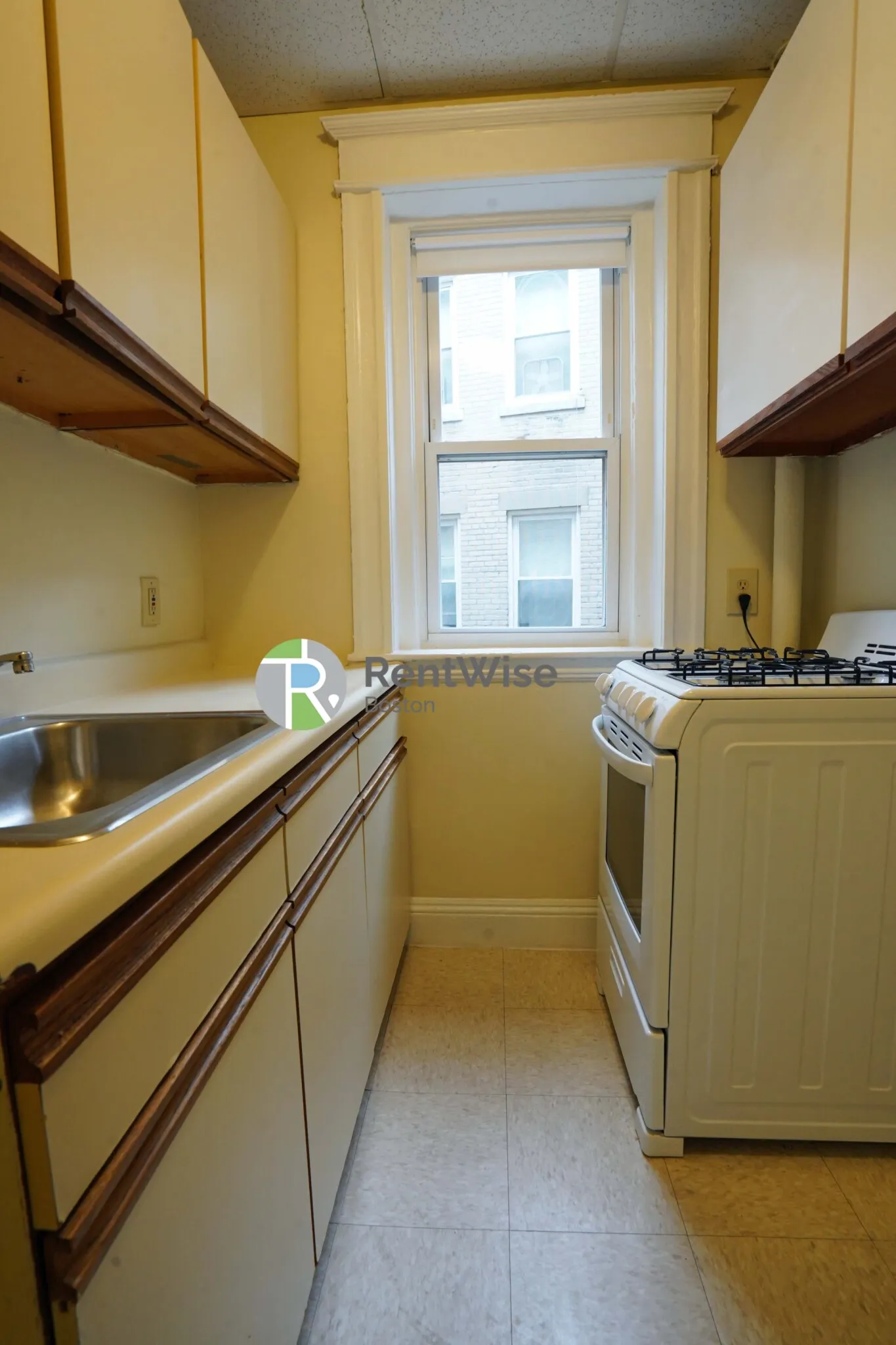 Studio bed, 1 bath apartment for rent at 60 Woodstock Ave Unit 8, Brighton — photo 8 of 14