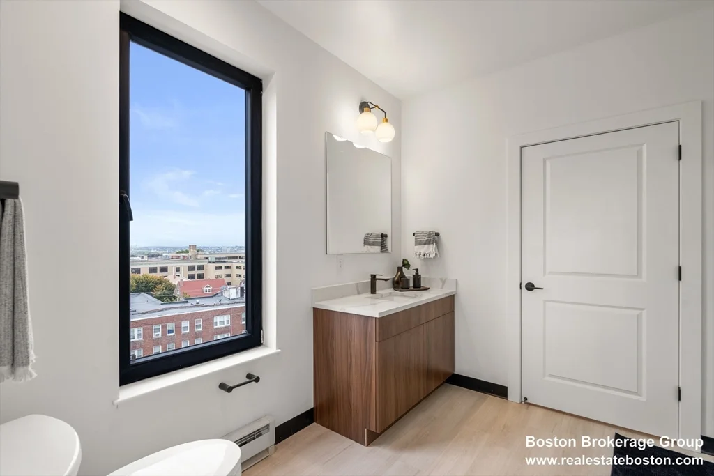 2 bed, 2 bath apartment for rent at 600 Broadway Unit 212, Everett — photo 10 of 30