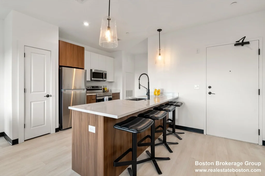 2 bed, 2 bath apartment for rent at 600 Broadway Unit 212, Everett