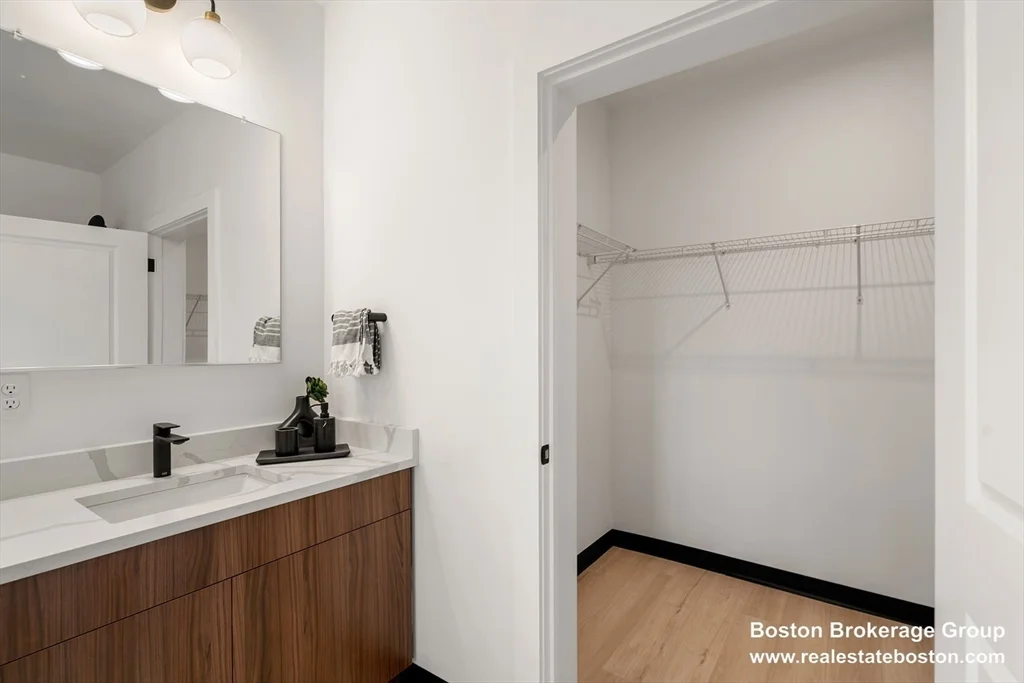 2 bed, 2 bath apartment for rent at 600 Broadway Unit 212, Everett — photo 11 of 30