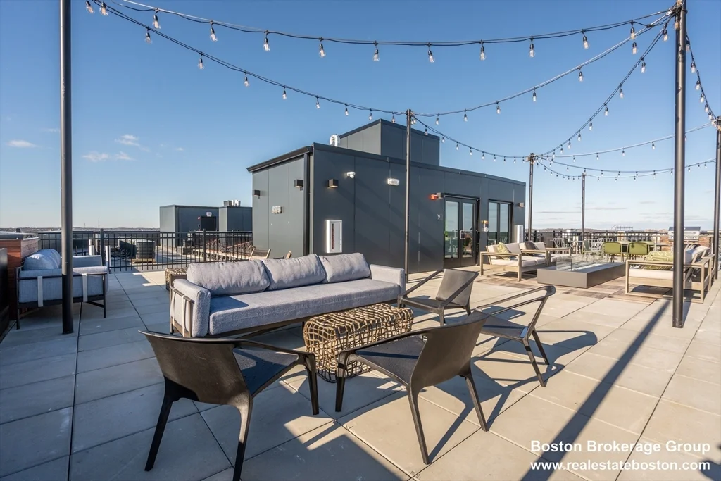 1 bed, 1 bath apartment for rent at 600 Broadway Unit 301, Everett — photo 19 of 25