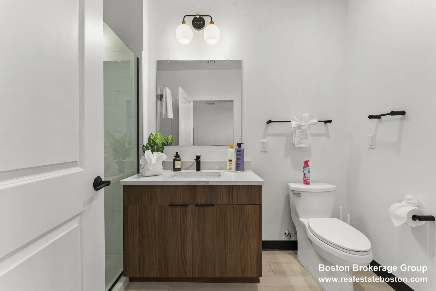 1 bed, 1 bath apartment for rent at 600 Broadway Unit 405, Everett — photo 19 of 38