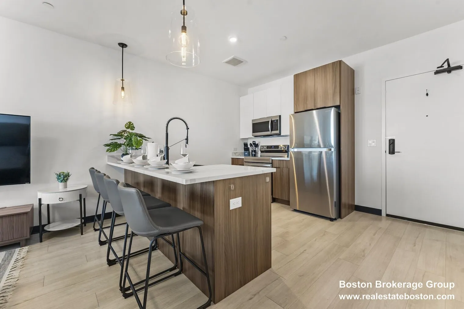 1 bed, 1 bath apartment for rent at 600 Broadway Unit 405, Everett — photo 9 of 38