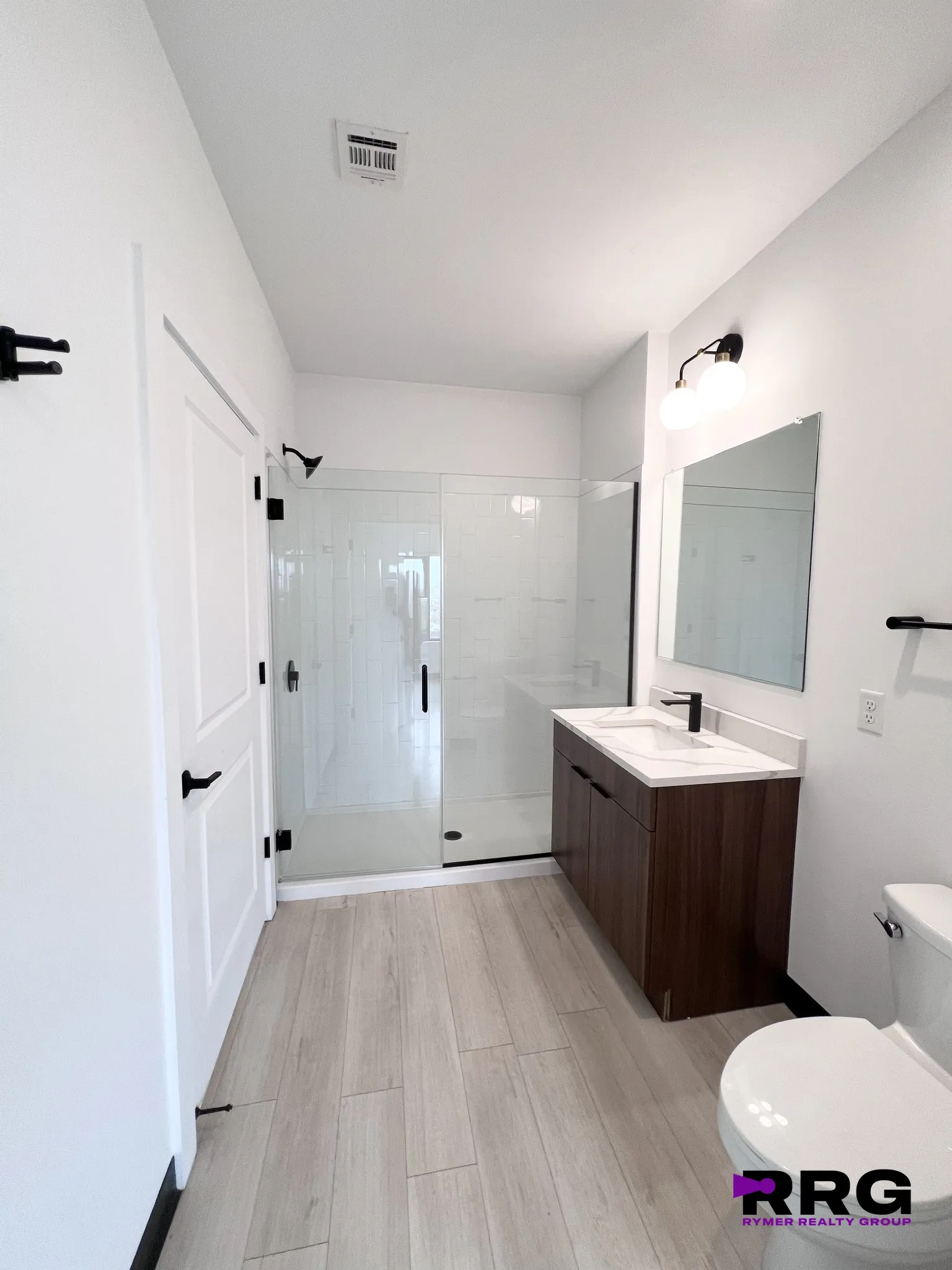 1 bed, 1 bath apartment for rent at 600 Broadway Unit 405, Everett — photo 8 of 38
