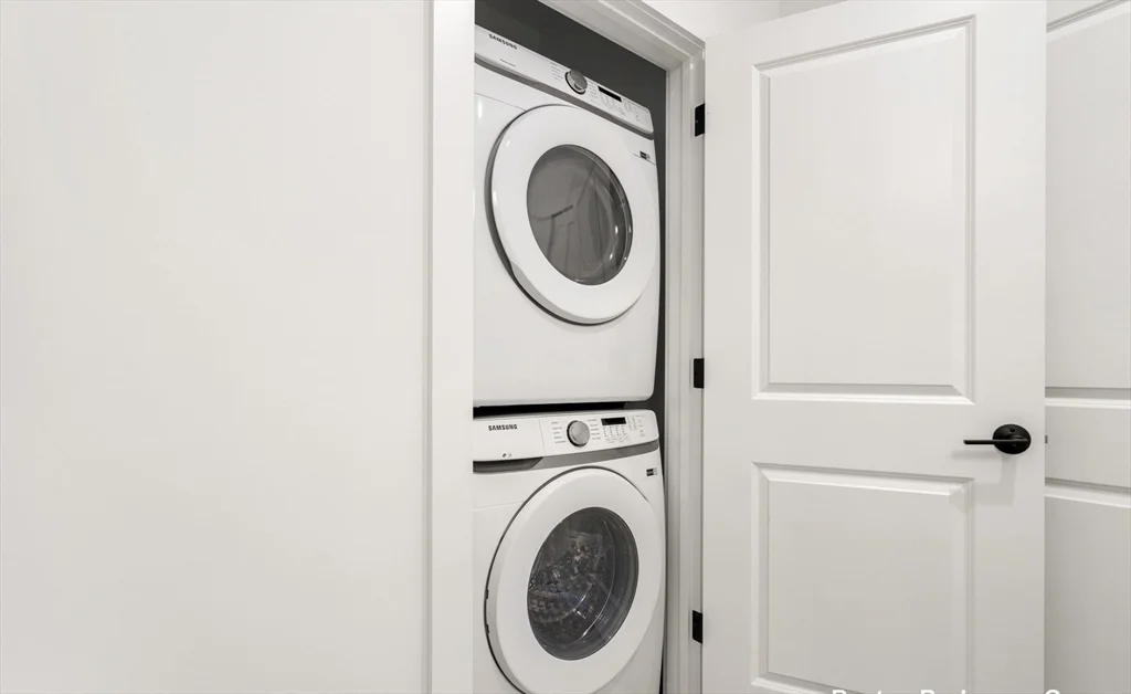 Studio bed, 1 bath apartment for rent at 600 Broadway Unit 409, Everett — photo 3 of 21