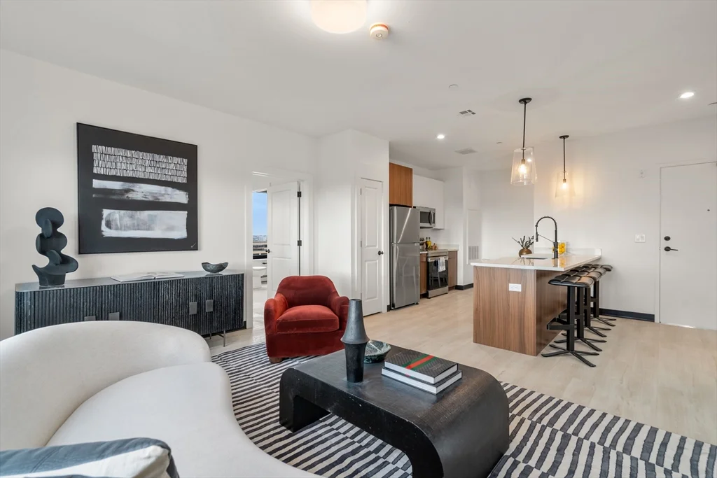 1 bed, 1 bath apartment for rent at 600 Broadway Unit 411, Everett — photo 6 of 27