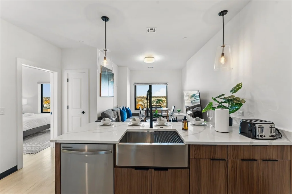 1 bed, 1 bath apartment for rent at 600 Broadway Unit 413, Everett — photo 5 of 31