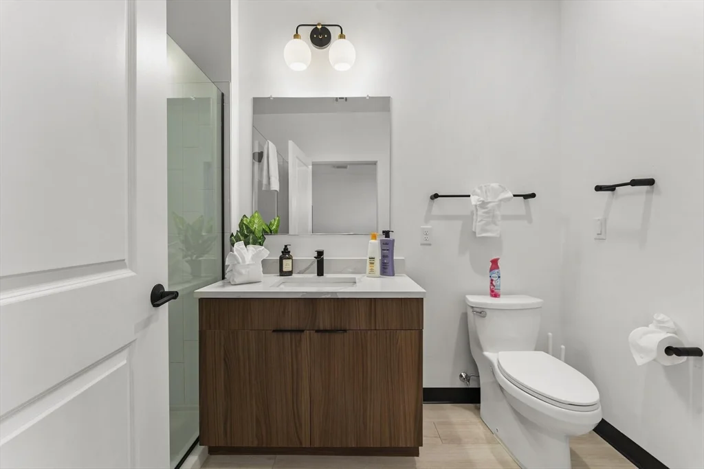 1 bed, 1 bath apartment for rent at 600 Broadway Unit 504, Everett — photo 6 of 25