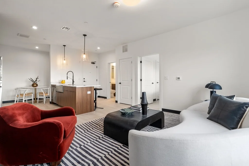 2 bed, 2 bath apartment for rent at 600 Broadway Unit 512, Everett — photo 5 of 30