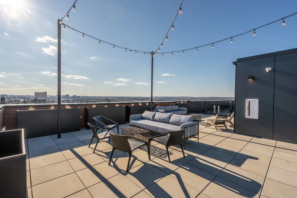 2 bed, 2 bath apartment for rent at 600 Broadway Unit 512, Everett — photo 23 of 30