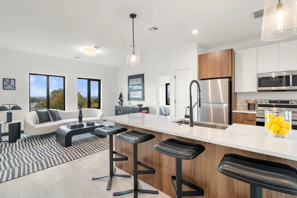 2 bed, 2 bath apartment for rent at 600 Broadway Unit 512, Everett