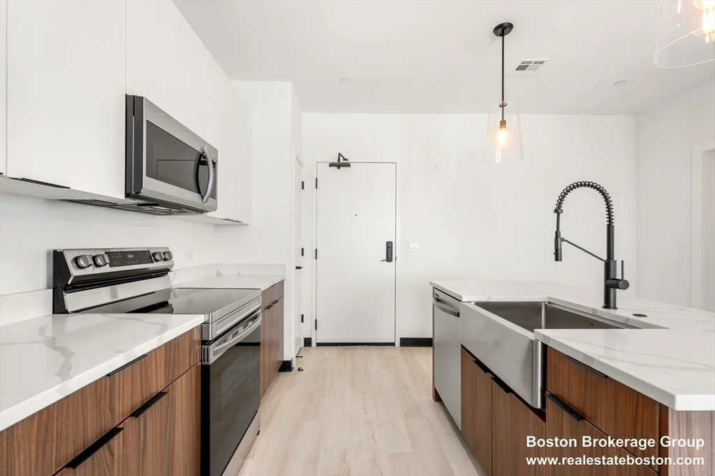 1 bed, 1 bath apartment for rent at 600 Broadway Unit 602, South Boston — photo 3 of 25
