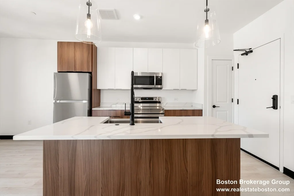 1 bed, 1 bath apartment for rent at 600 Broadway Unit 602, South Boston — photo 2 of 25