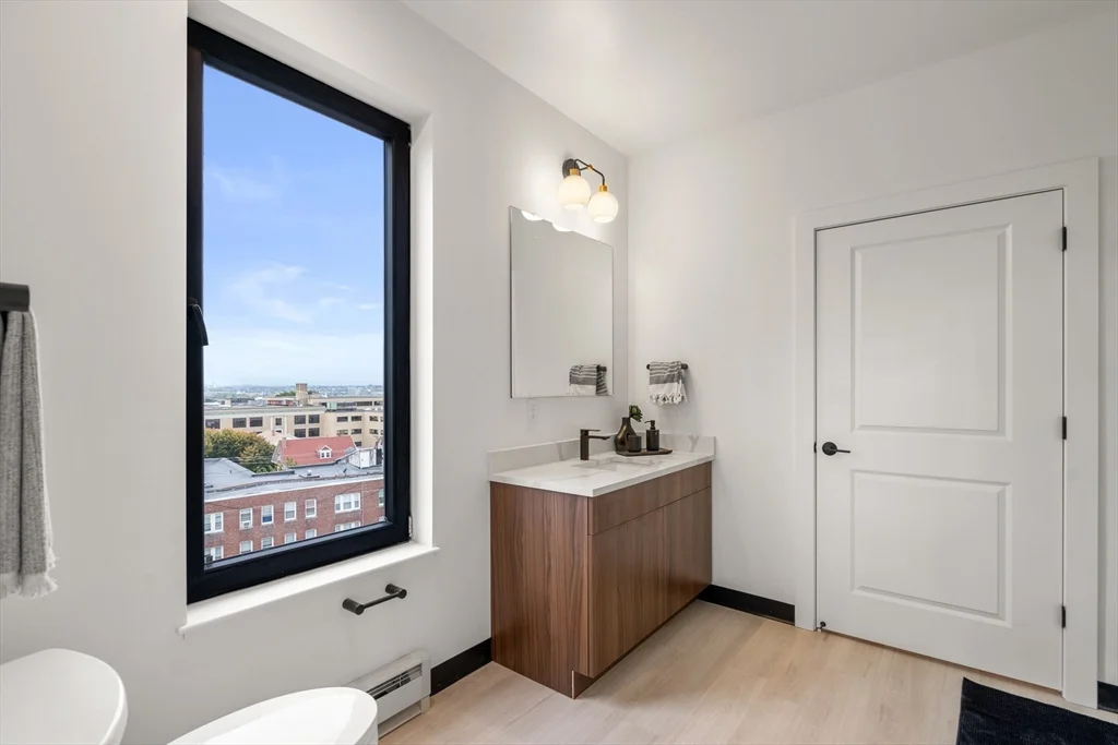 2 bed, 2 bath apartment for rent at 600 Broadway Unit 612, Everett — photo 11 of 30