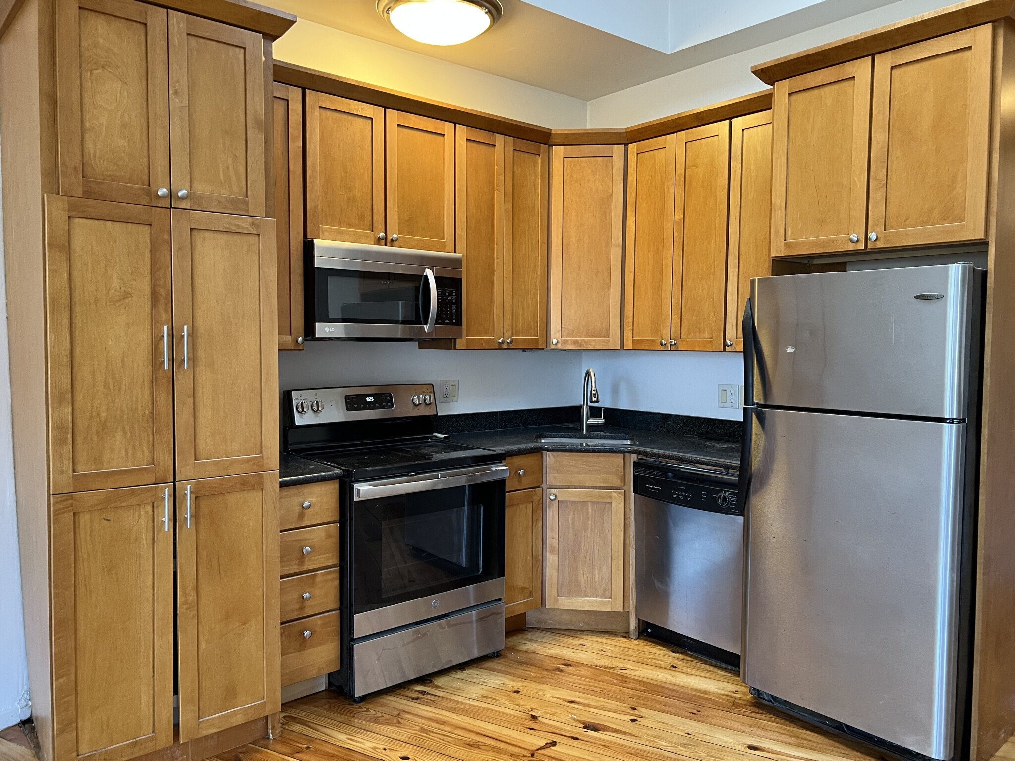 2 bed, 1 bath apartment for rent at 600 Columbia Rd Unit 28, Dorchester — photo 4 of 13