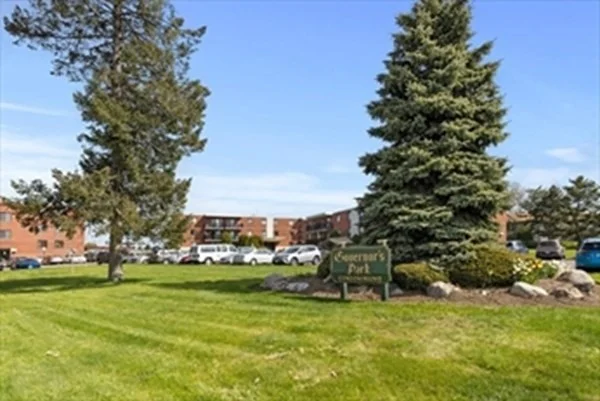 2 bed, 1 bath apartment for rent at 600 Governor's Dr Unit 4, Winthrop — photo 2 of 2