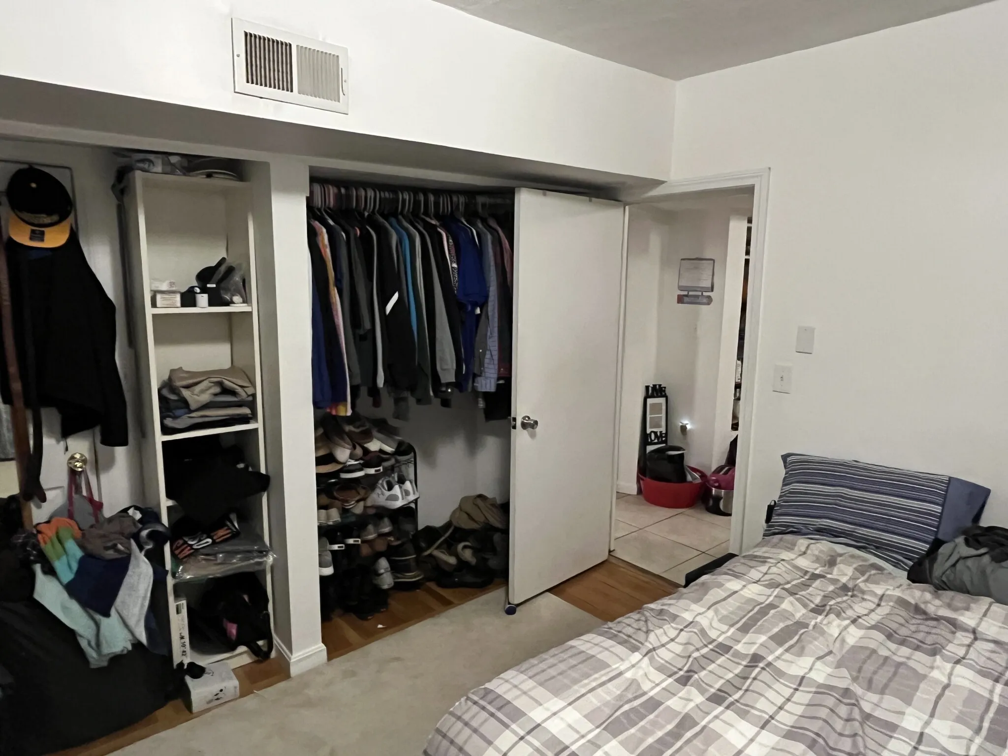 3 bed, 1 bath apartment for rent at 600 Main St Unit 2, South Medford — photo 6 of 14