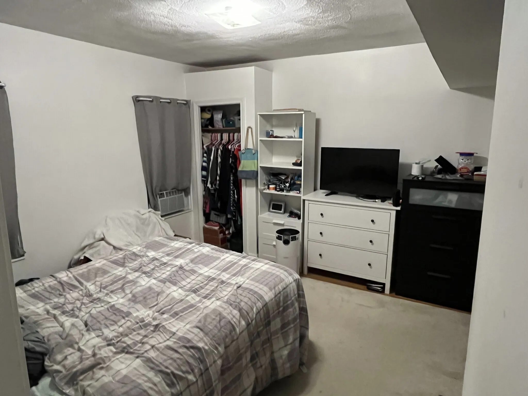3 bed, 1 bath apartment for rent at 600 Main St Unit 2, South Medford — photo 7 of 14