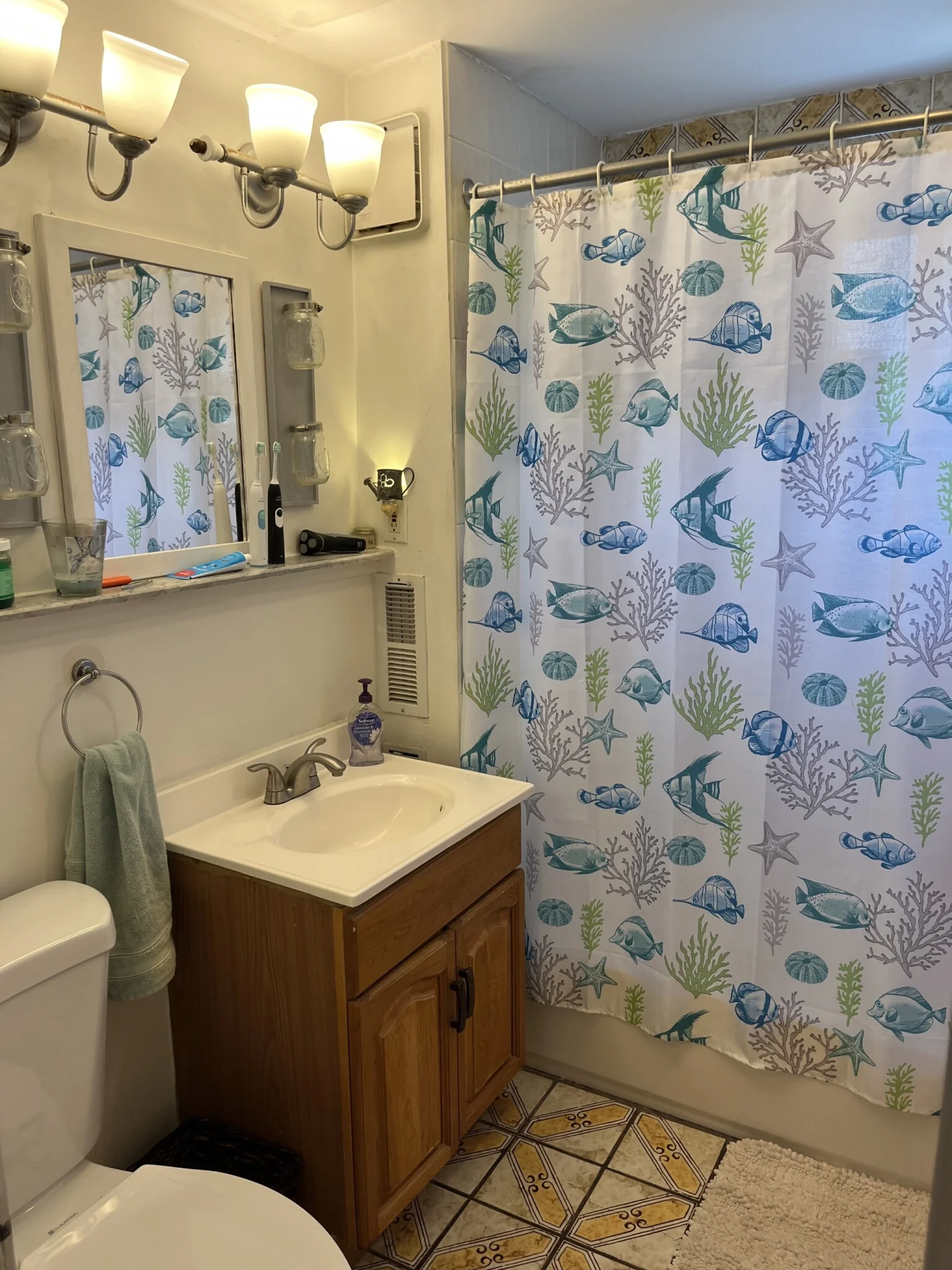 3 bed, 1 bath apartment for rent at 600 Main St Unit 2, South Medford — photo 13 of 14