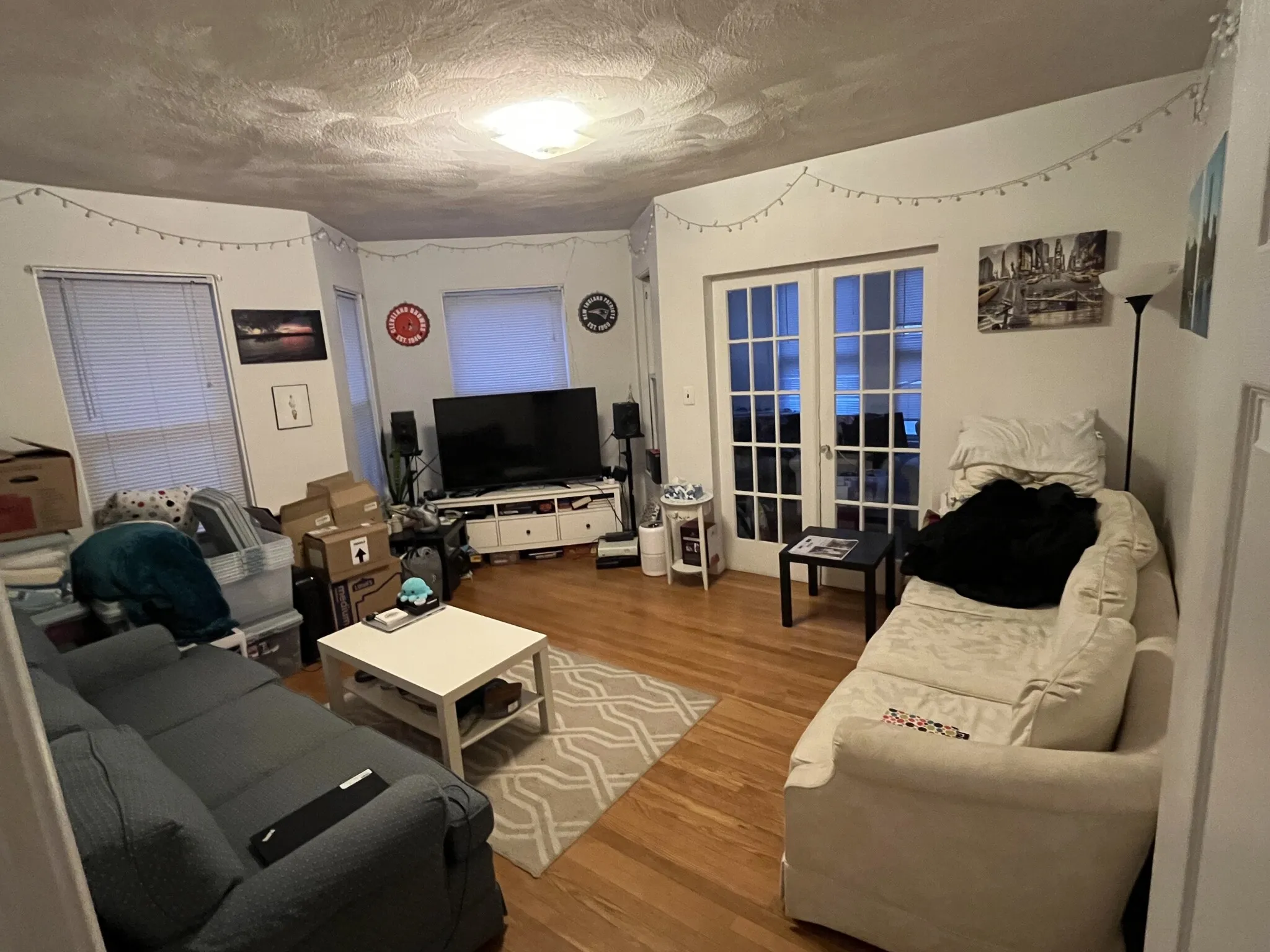 3 bed, 1 bath apartment for rent at 600 Main St Unit 2, South Medford — photo 3 of 14