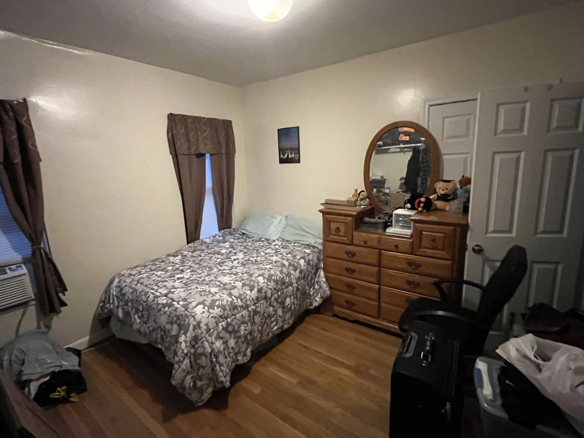 3 bed, 1 bath apartment for rent at 600 Main St Unit 2, South Medford — photo 5 of 14