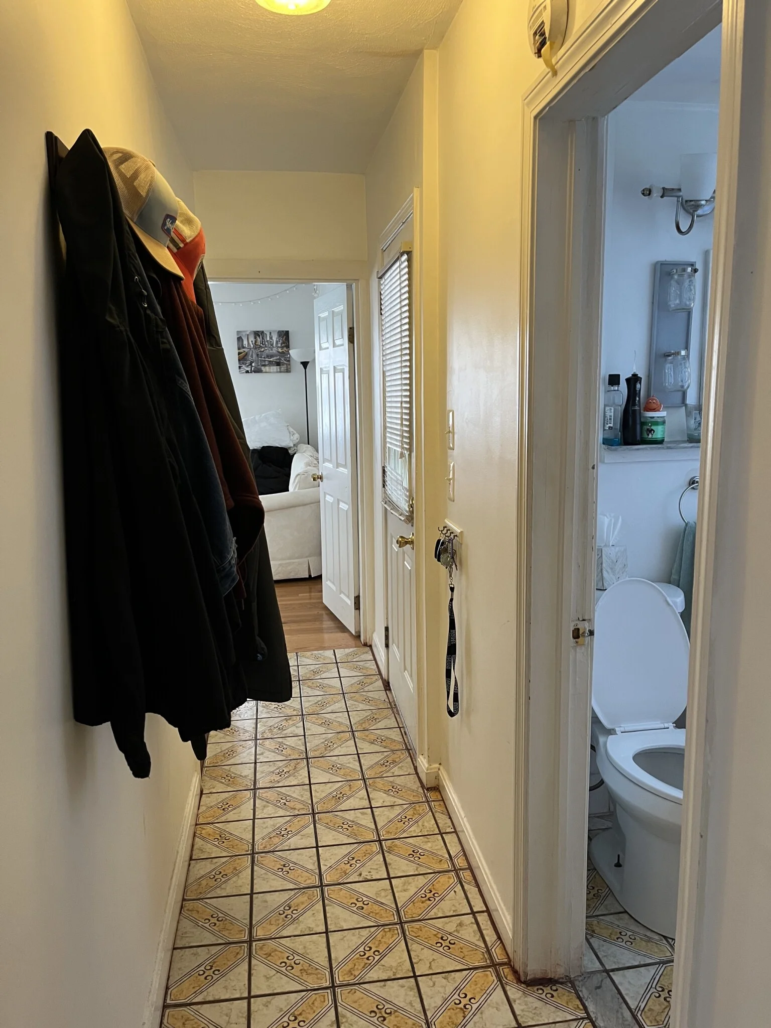 3 bed, 1 bath apartment for rent at 600 Main St Unit 2, South Medford — photo 12 of 14
