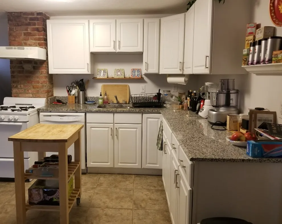 2.5 bed, 1 bath apartment for rent at 600 Main St Unit 3, South Medford — photo 1 of 8