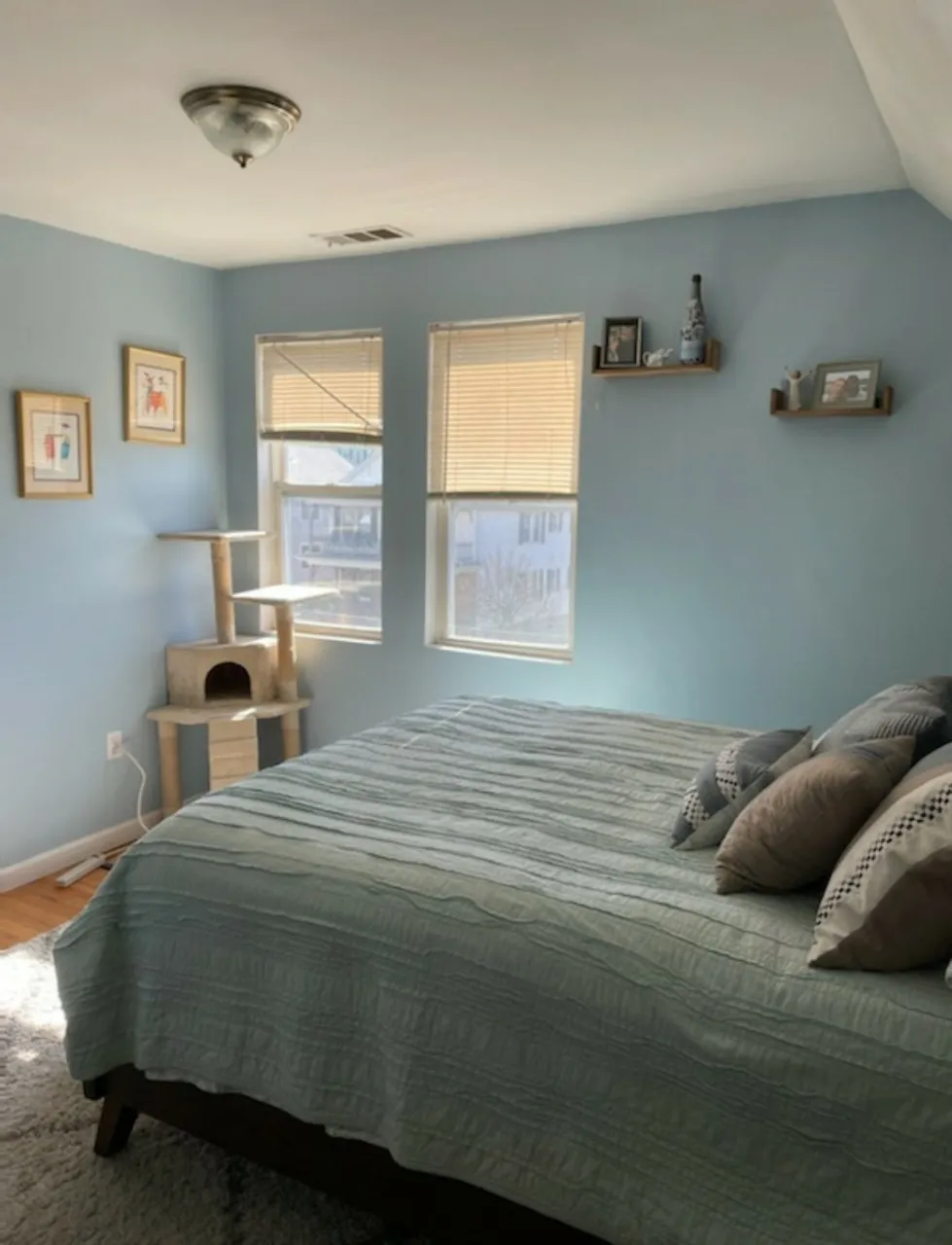 2.5 bed, 1 bath apartment for rent at 600 Main St Unit 3, South Medford — photo 6 of 8
