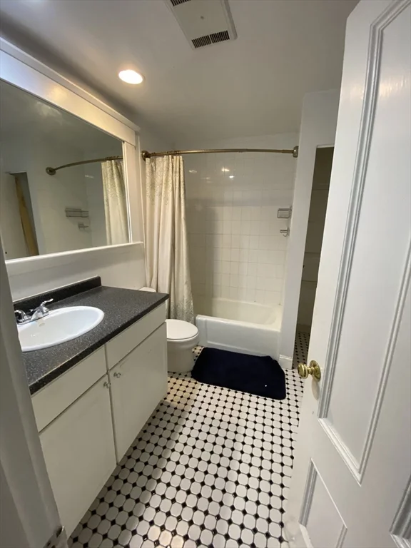2 bed, 1 bath apartment for rent at 600 Massachusetts Ave Unit 3, South End — photo 15 of 29