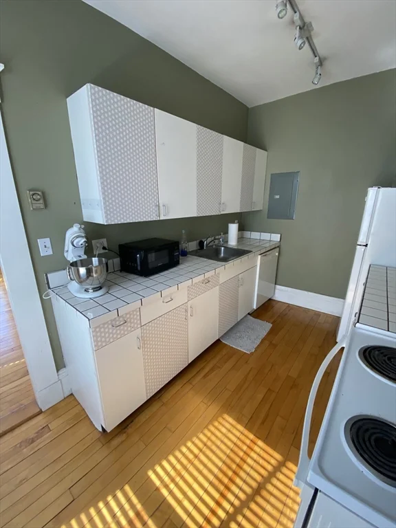 2 bed, 1 bath apartment for rent at 600 Massachusetts Ave Unit 3, South End — photo 9 of 29
