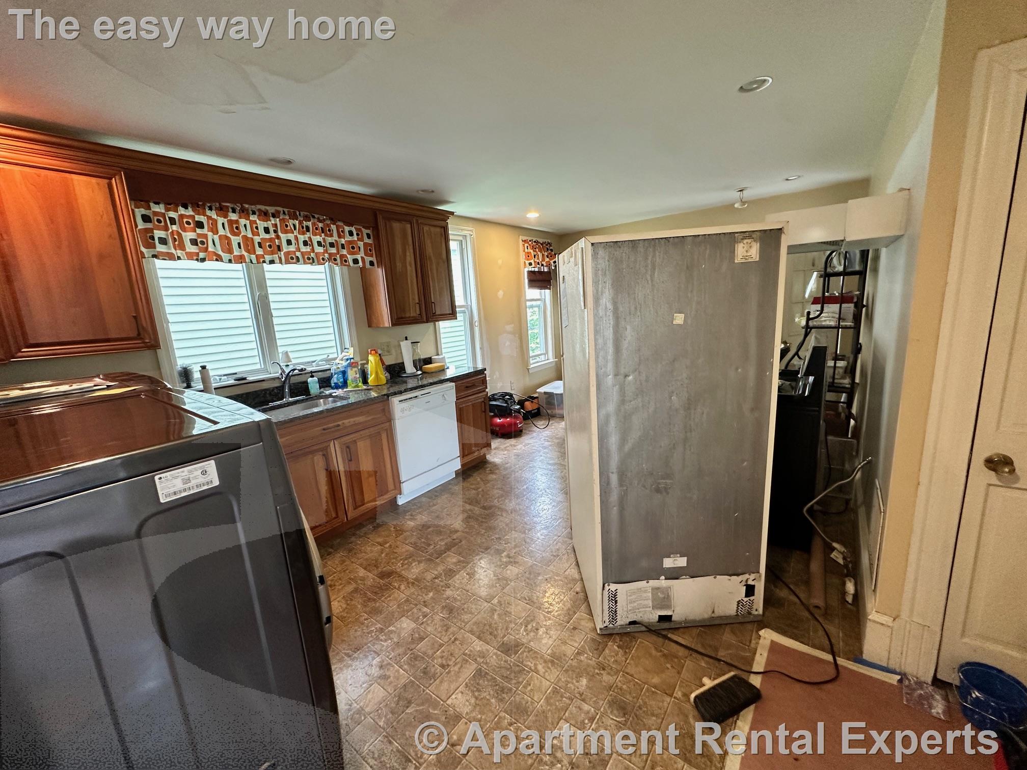 3 bed, 1 bath apartment for rent at 600 Putnam Ave, Cambridgeport — photo 9 of 13