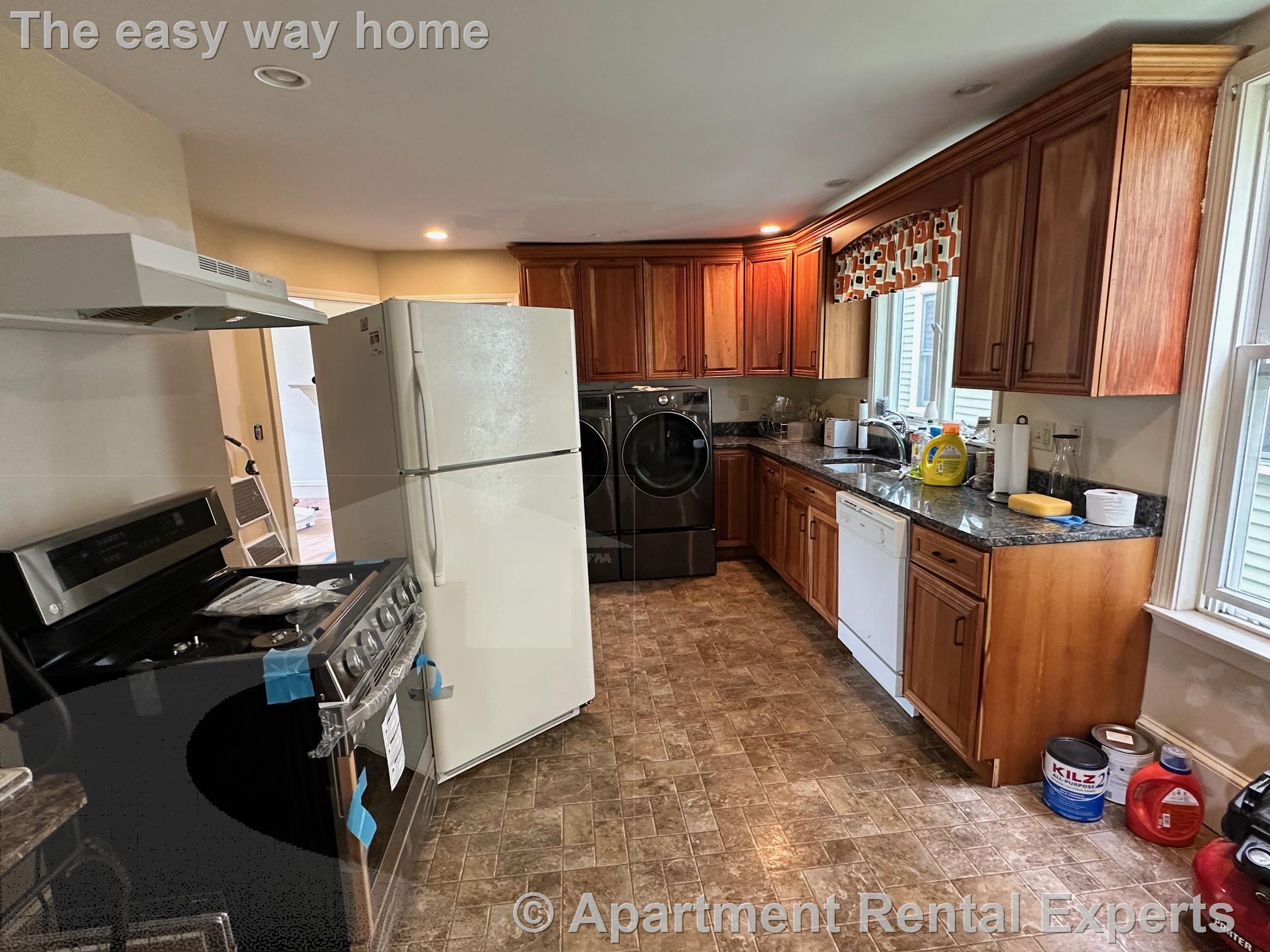 3 bed, 1 bath apartment for rent at 600 Putnam Ave, Cambridgeport — photo 2 of 13