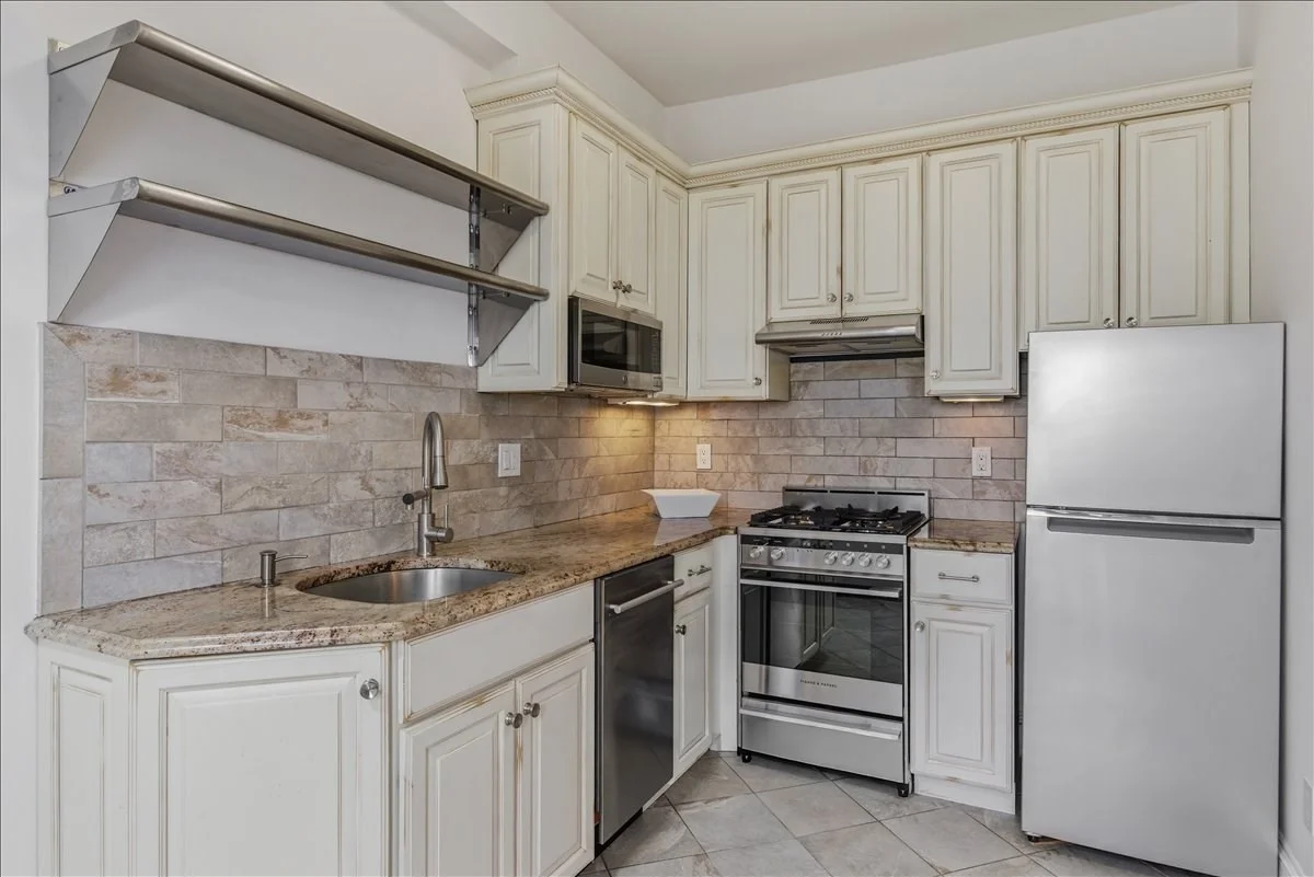 1 bed, 2 bath apartment for rent at 600 Shirley St Unit 1, Winthrop — photo 3 of 19