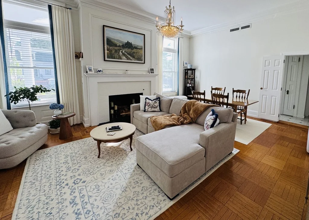 1 bed, 1 bath apartment for rent at 600 Washington St Unit 2, Wellesley — photo 2 of 10