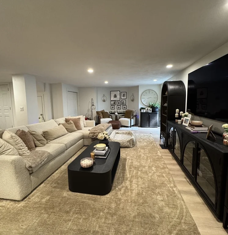 2 bed, 2 bath apartment for rent at 600 Washington St Unit 3, Wellesley — photo 4 of 14